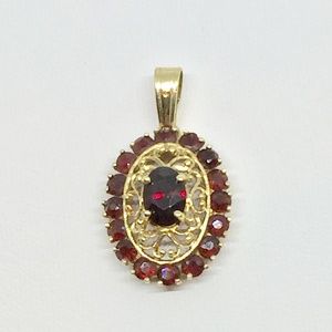 18k Yellow Gold Garnet Pendant